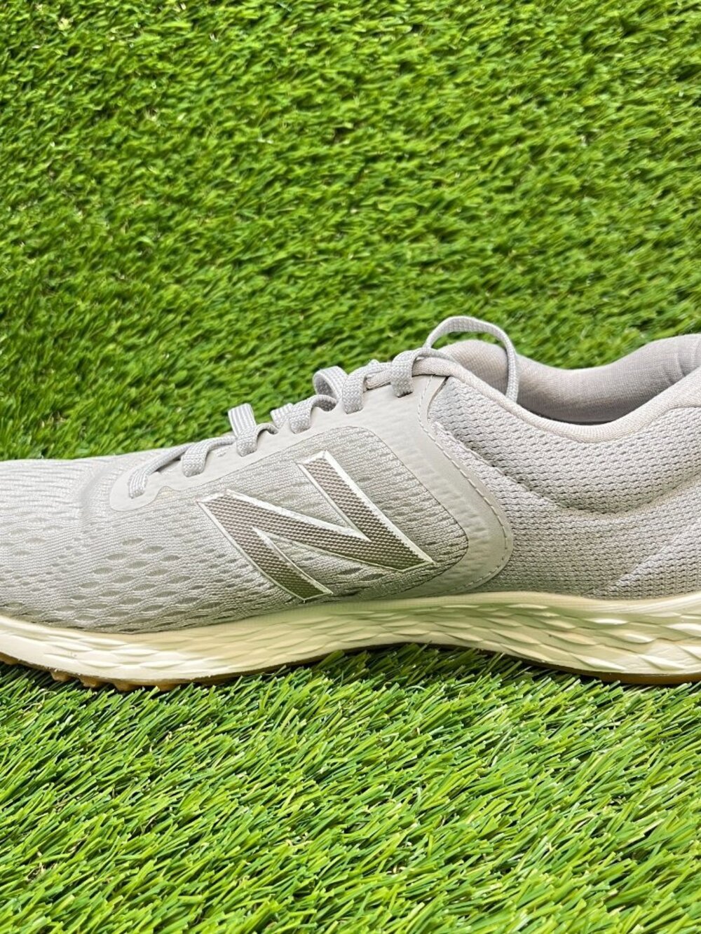 New Balance Fresh Foam Arishi V2 Womens Size 9 Gray White Running Shoes Sneakers - Picture 2 of 10
